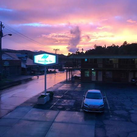 Spruce Pine Inn 外观 照片