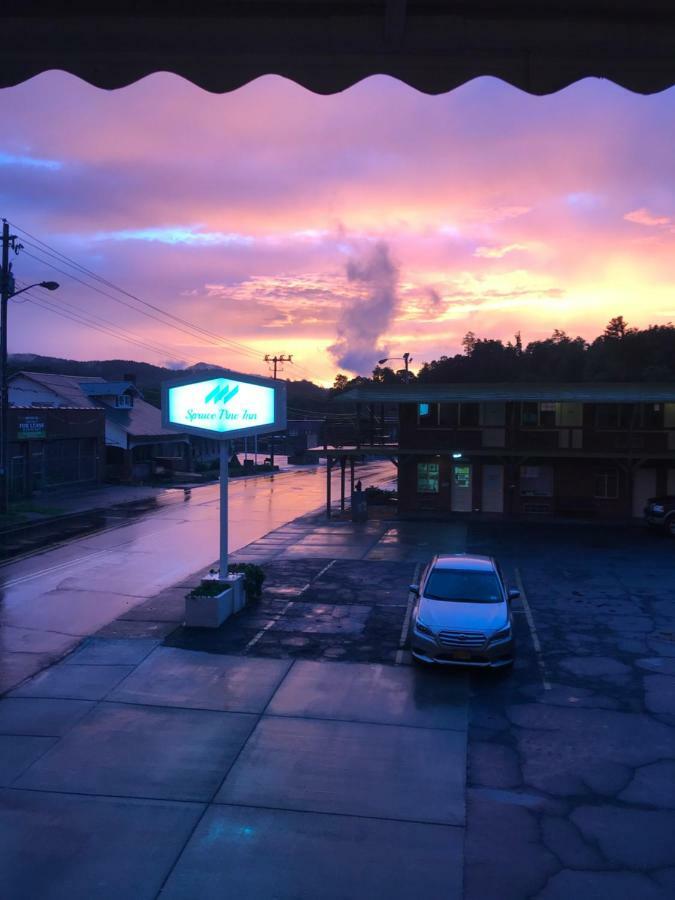 Spruce Pine Inn 外观 照片